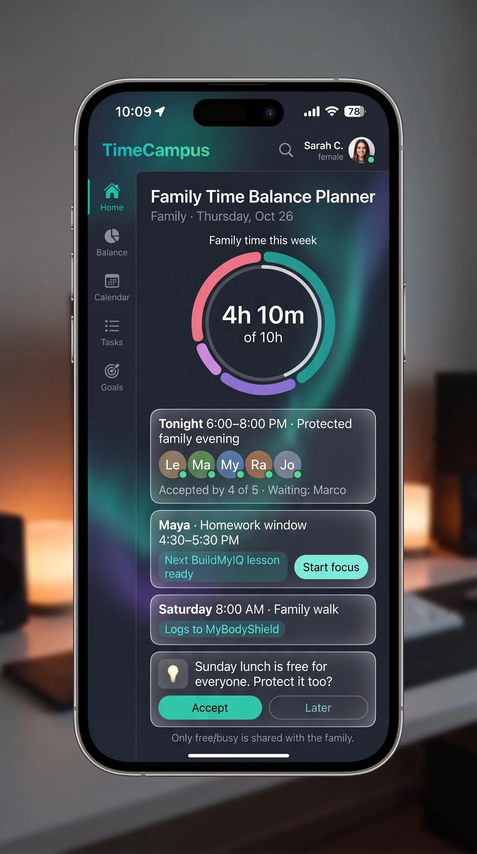 Concept illustration of the TimeCampus Family Time Balance Planner on a phone with a family time ring, a protected evening and linked activities